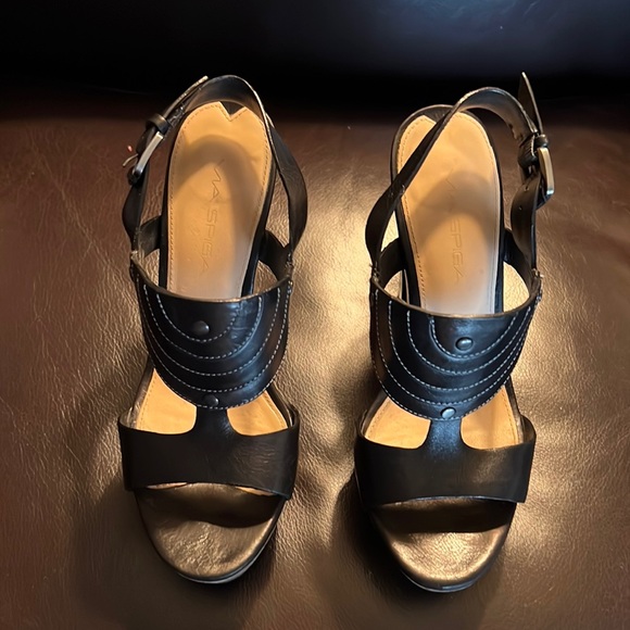 Via Spiga Womens Black Leather Upper 2 tone Wooden Platforms 5” High Heel Size 6 - Picture 1 of 5